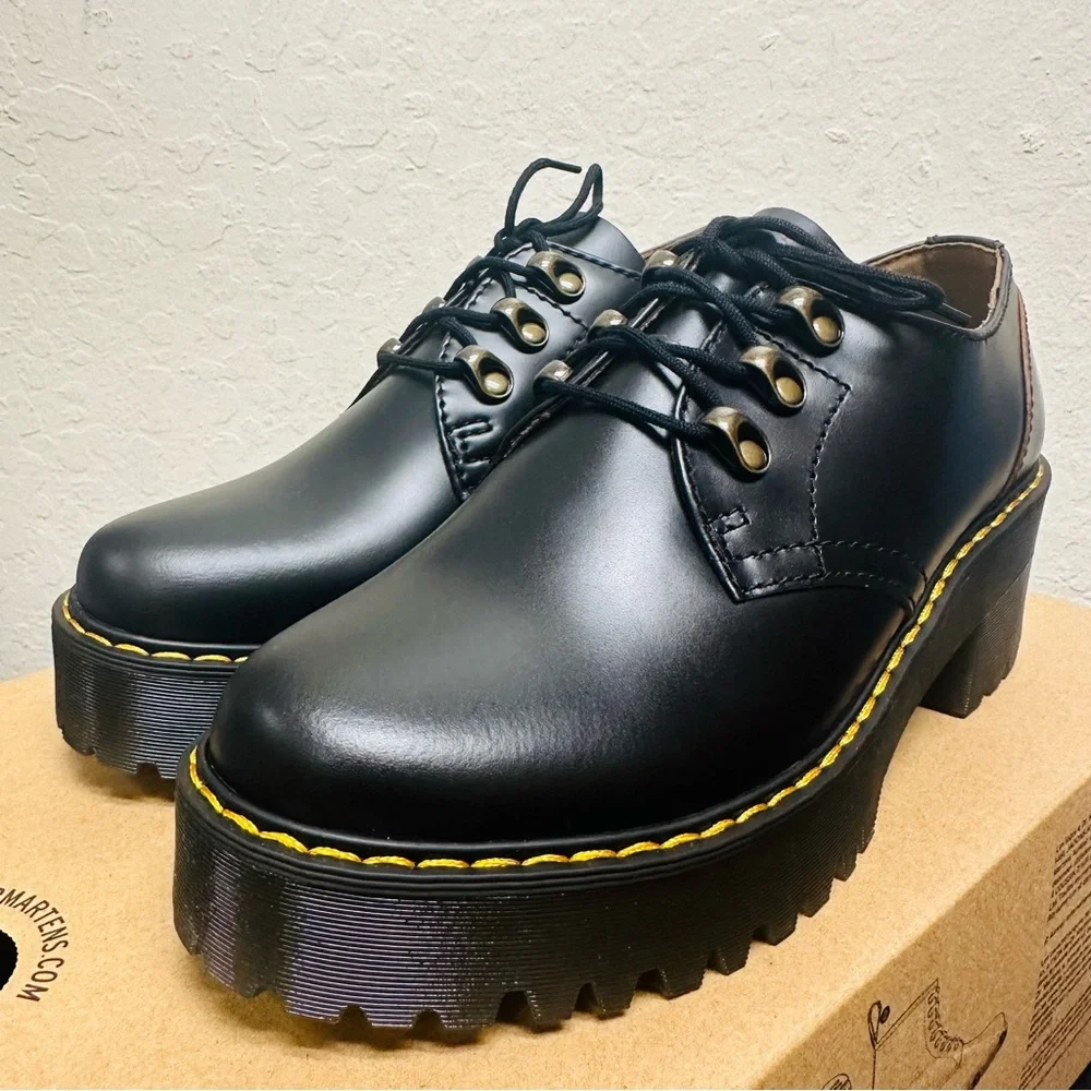 Dr. Martens Leona Lug Sole Platform Derby - Picture 1 of 8